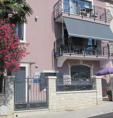 Kseni Rovinj