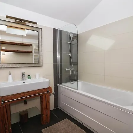 Kseni 3* Ρόβινι